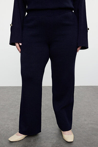 Trendyol Curve Σετ με λεπτομέρεια με κουμπιά με γιακά μπλε Navy TBBAW24CP00015