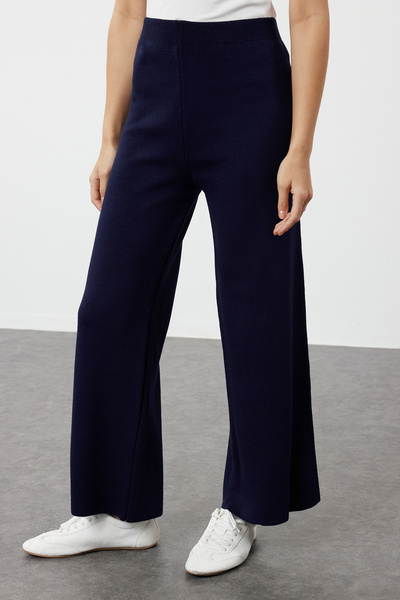 Trendyol Modest Sötétkék kötöttáru kardigán és nadrág szett - gallér részletes TCTAW23US00100