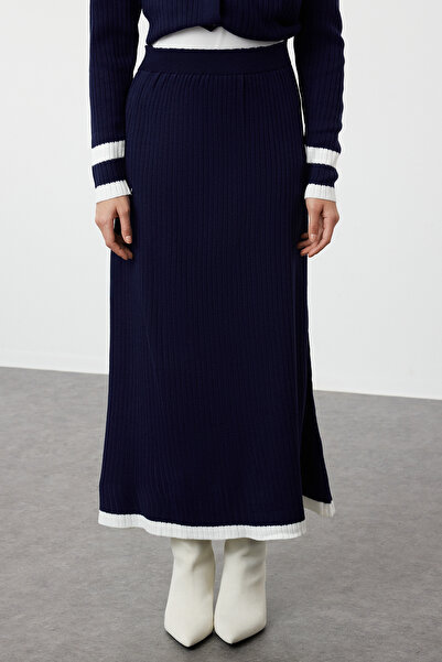 Trendyol Modest Sötétkék blokkolt kötöttáru kardigán és szoknya készlet - TCTAW25US00008