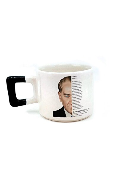 Kırtasiye Ofisi كوب مربع بطبعة أتاتورك بيد سوداء يخاطب الشباب