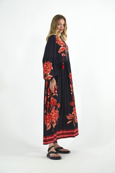 ABBRA Dámské ležérní letní šaty ze 100% viskózy se střapcem