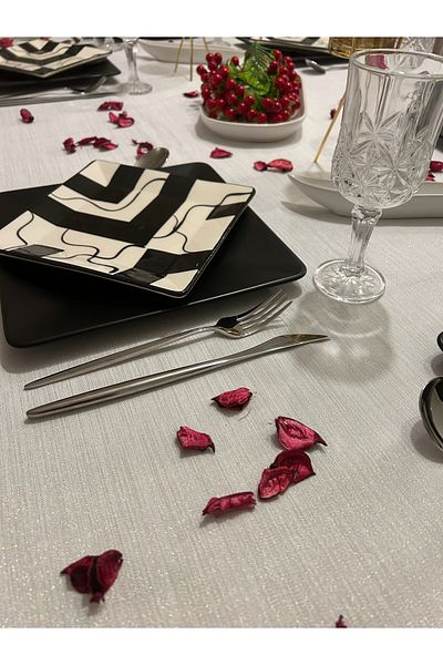 Zeren Home Off-White Polyester Linen Glitter Tablecloth