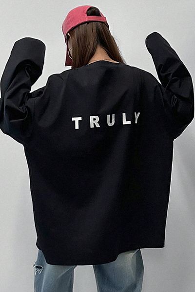 MODAGEN Черен суичър Truly Oversize - кръгло деколте, щампован гръб