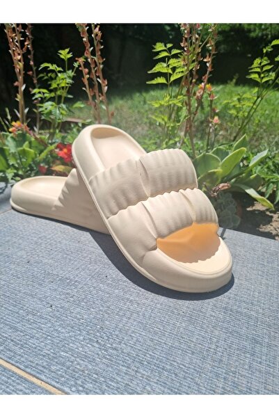 Sonimix Non-Slip Ruffle Slippers-women