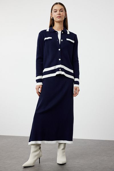 Trendyol Modest Námornícka modrá súprava pleteného kardiganu a sukne - TCTAW25US00008
