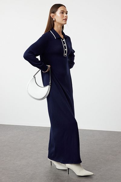 Trendyol Modest Pletené šaty s pololímečkem v námořnické modré barvě TCTAW25EB00011
