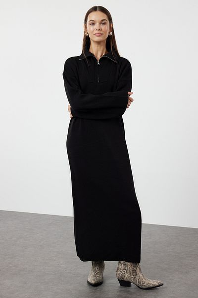 Trendyol Modest Pohodlné černé úpletové šaty na zip - TCTAW25EB00013