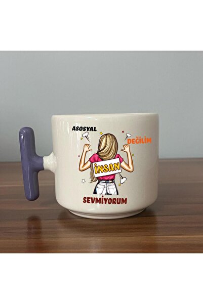 Kırtasiye Ofisi كوب تي شيرت مطبوع عليه عبارة "أنا لست آسيويًا ولا أحب الإنسان...