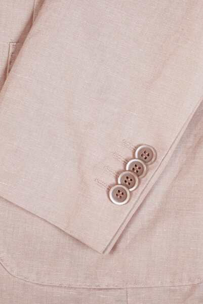 W Collection White Buttoned Suit