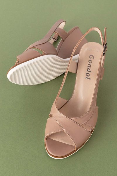 Gondol Pantofi de damă din piele naturală cu toc pană Şhn.7029
