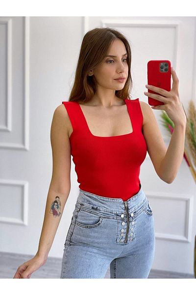 WoolnClyde Women's Red Square Neck Layered Stretchy Sleeveless Thick Strap Knitwear Blouse Athlete