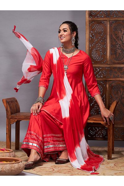 Sassafras By Styli Lace Trim A-Line Kurti and Flared Pant with Dupatta Set