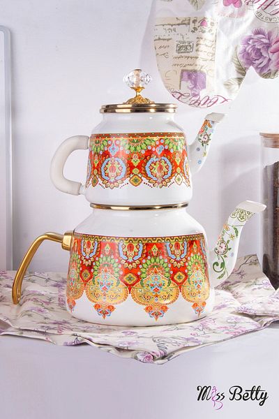 Miss Betty Red Pattern Enamel Teapot