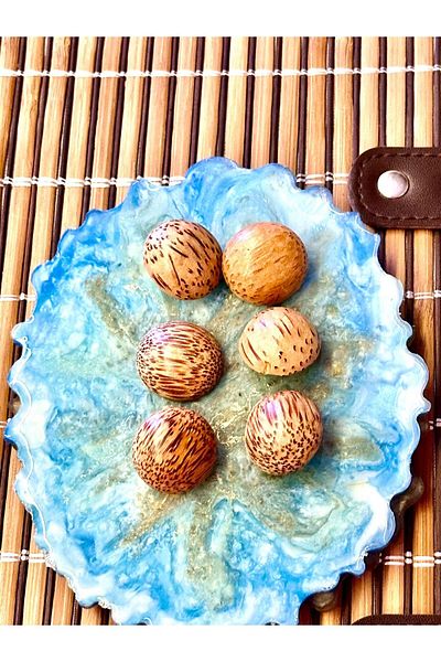 ODDA TASARIM ATÖLYESİ Natural wooden bottom footed ball button set of 6