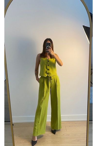 cn novembersun Green Vest and Tie-Up Women's Trousers Set