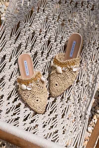 NİŞANTAŞI SHOES Papuci de damă tricotați Lisa bej cu detalii de scoici