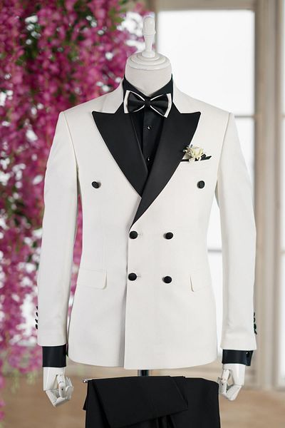 Carutte Light Dobby Pointed Collar Bow Tie Double Slit Slimfit Tuxedo Suit
