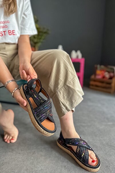 SHOEBELLAS Mels Siyah Hasır Çaprak Biyeli Kadın Sandalet