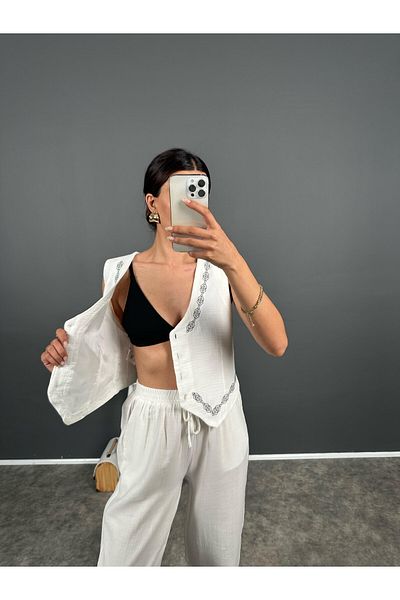 Le Savu White Embroidered Muslin Vest - SHILSEE Women