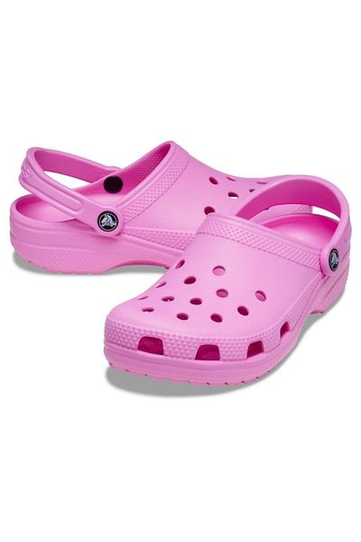 Crocs النعال الكلاسيكية