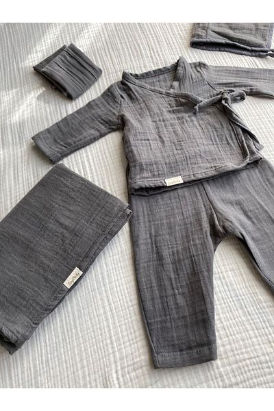 TREND 6 Piece Double Layer Muslin Newborn Set with Blanket