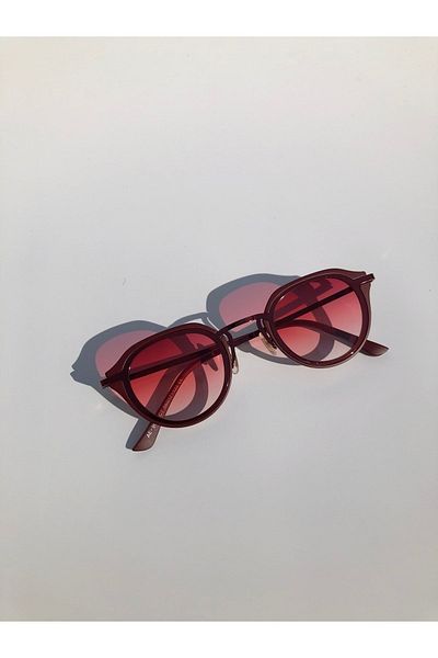 DSN Bold Red Uv400 Protected Unisex Model