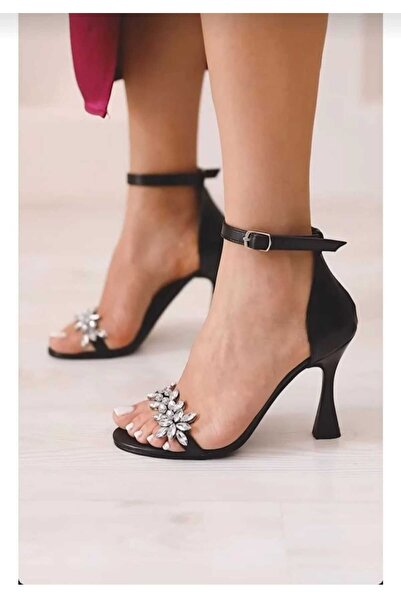 CMZ SHOES حذاء بكعب وحزام واحد