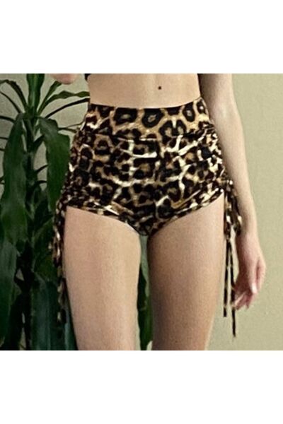 Rosy Live in style New Season - Single Shorts with Piping and Gather on the Sides
