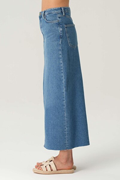 CROSS JEANS Orta Mavi Yüksek Bel Patı Fermuarlı Yırtmaçlı Etek Ucu Kesikli Maxi Jean Etek C 4532-054