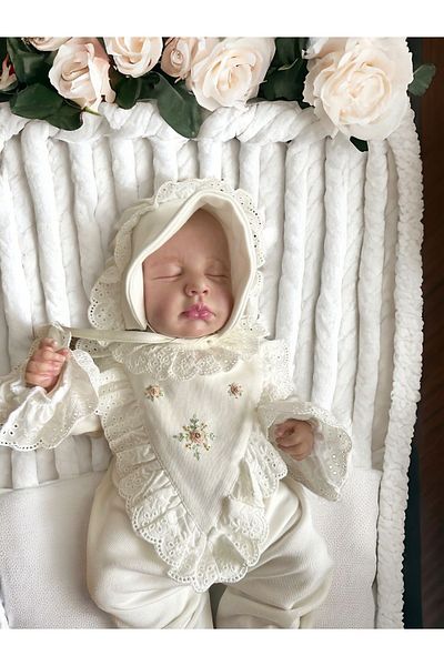 Mama Miel Baby Scalloped V-Neck Detailed Hand Embroidered Newborn Jumpsuit and Hat with Roses