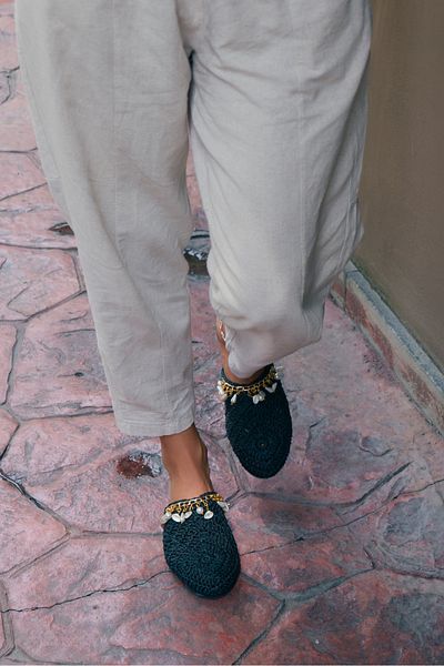 NİŞANTAŞI SHOES Schwarze gestrickte Kate-Damenhausschuhe mit Muscheldetail
