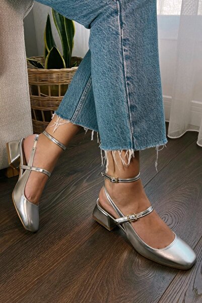 POLKA STORE Cască Mary Jane pentru femei, argintiu metalic, gri șchiopăt, cu spatele deschis, cu vârf pătrat, pantofi cu toc bloc scurt