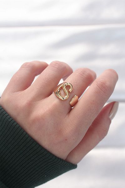 Moka Shopin Feminine Touch S Letter Gold Color Adjustable Ring