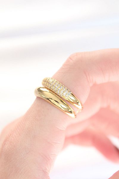 Moka Shopin Zircon Stone Gold Colored 2-Piece Looking Curved Ring - Adjustable