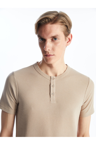 LC Waikiki Ανδρικό T-shirt με λαιμόκοψη με κοντό μανίκι