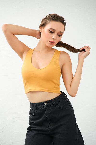 PUNKY CAT Κίτρινο Crop Top με χαμηλό κόψιμο - Γυναικεία κομψή μπλούζα