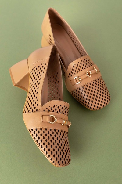 Gondol Жіночі шкіряні туфлі на підборах з лазерним візерунком Ast.7480