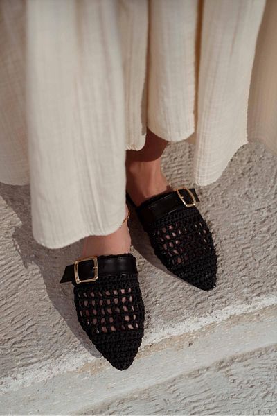 NİŞANTAŞI SHOES Καλύτερες γυναικείες παντόφλες με λεπτομέρεια μαύρης πλεκτής ζώνης με επίπεδη σόλα