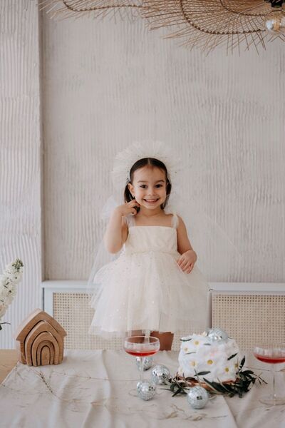 ilo and friends فستان حفلات من التول بلون كريمي من Elisabetta