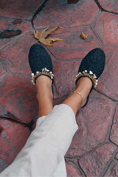 NİŞANTAŞI SHOES Schwarze gestrickte Kate-Damenhausschuhe mit Muscheldetail