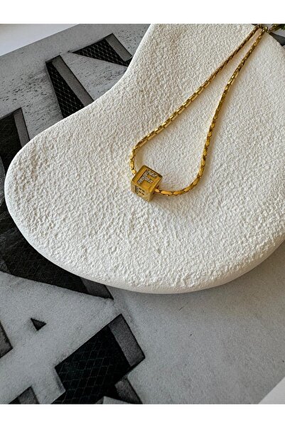Rossetto Atelier قلادة مكعبة على شكل حرف F مع سلسلة على شكل ثعبان