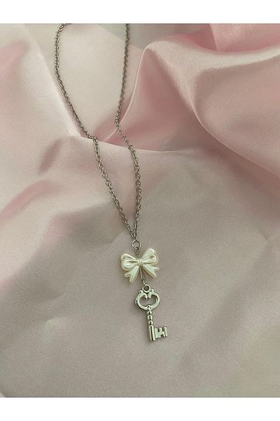 bohemian takı tasarim Coquette Bow Key Necklace
