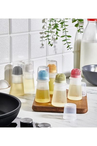 safestore Silicone Oil Sauce and Egg Brush with Reservoir Measured Oil Pot with Silicone Brush Oil Pot