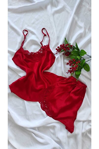 Lasilla Costum cu pantaloni scurți din satin roșu