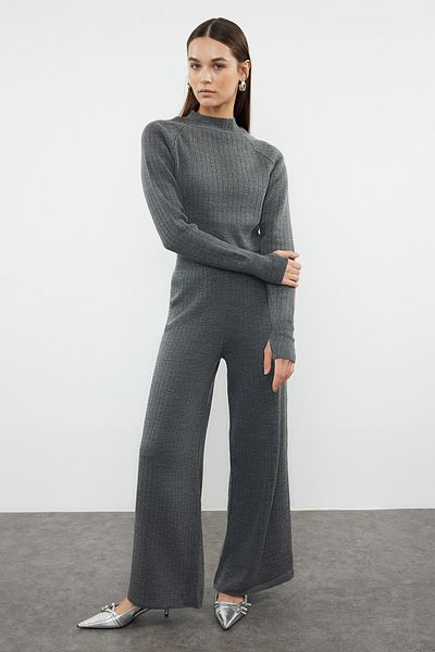 Trendyol Collection Anthracite Knitwear Crop Top and Trousers Set - Toe Detailed TWOAW24AU00033