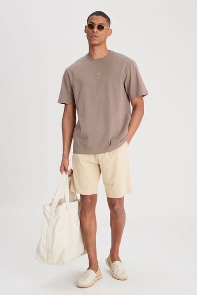 Lee Steinfarbenes, bequemes T-Shirt aus 100 % Baumwolle mit Rundhalsausschnitt – lockere Passform