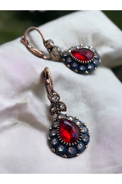 FAYRA ACCESSORIES أقراط مرصعة بحجر الزركون على شكل قطرة ماء