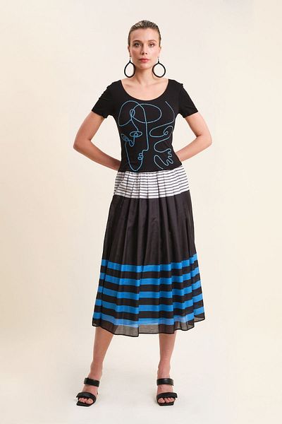 VERDA Elegant Dress with Embroidery Detail