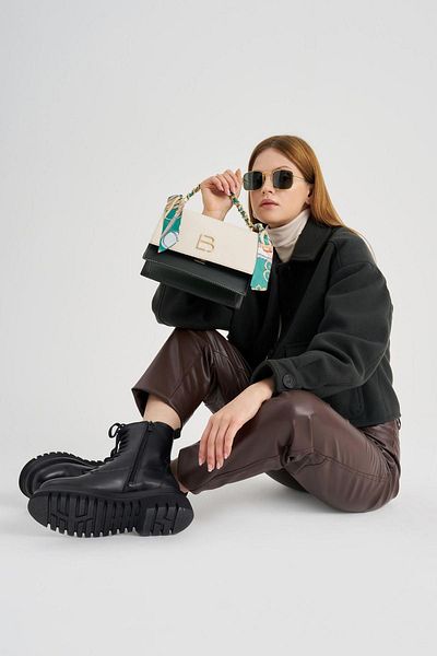 Lucky Bees Damen Hand- und Schultertasche mit Schal-Accessoire