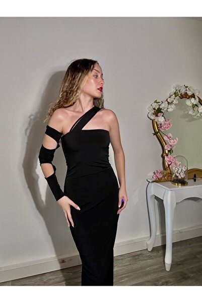 Reorah Collection Ultra Feminine Dress-M